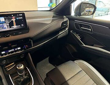 Nissan Qashqai 1.3 DIG-T mHEV 12V Tekna 4x2 103kW Tekna Negro