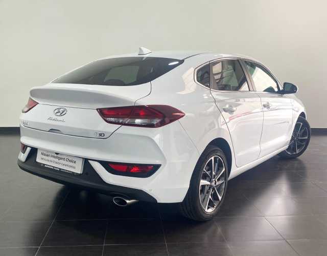 Hyundai i30 Fastback FB 1.0 TGDI Tecno 48V LR 120